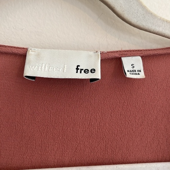 Wilfred Free Aritizia Lace Front Top Dusty Rose Clay Color S - Picture 2 of 6